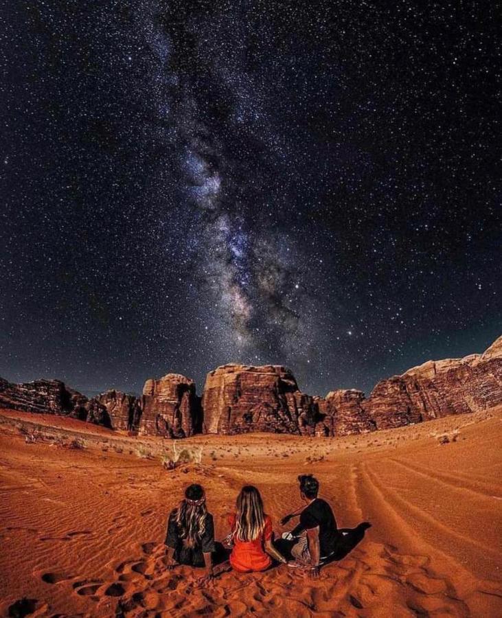 Falling Stars Camp Wadi Rum Esterno foto