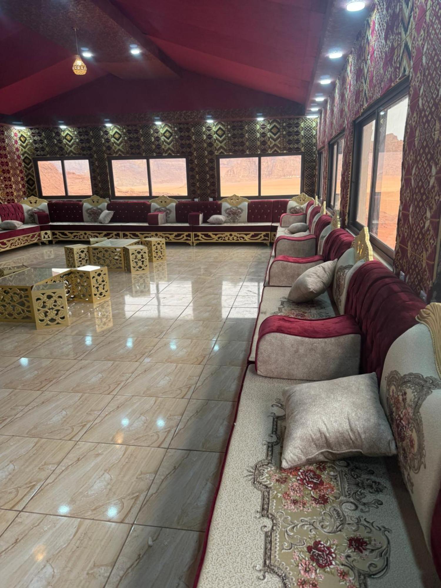Falling Stars Camp Wadi Rum Esterno foto