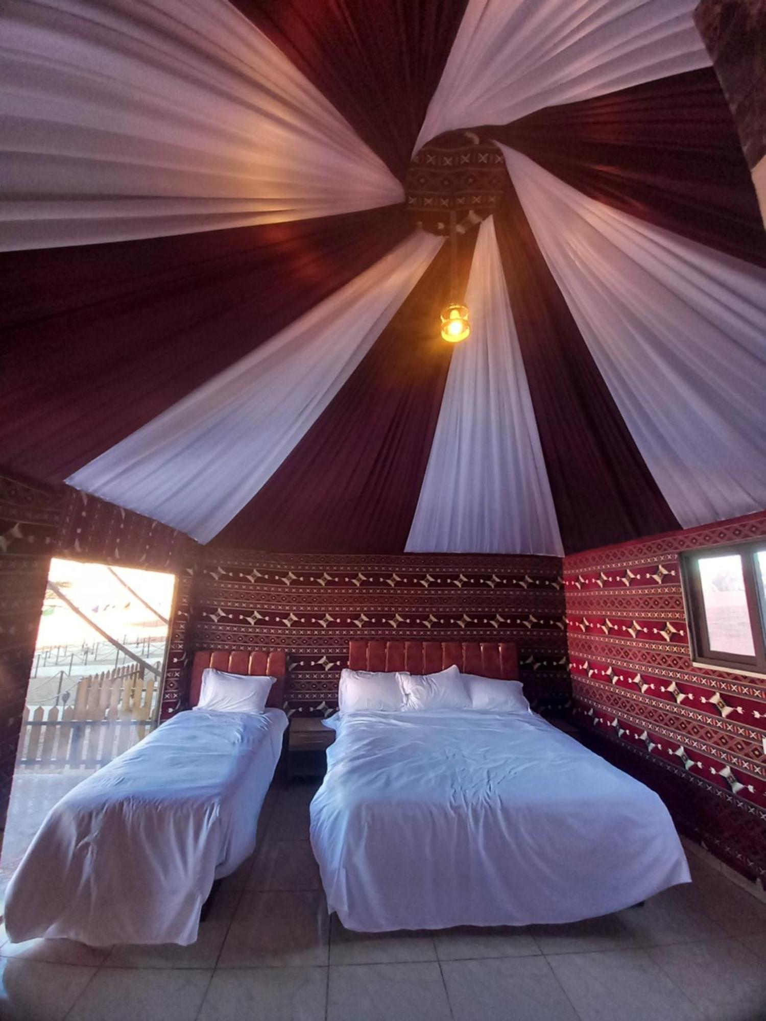 Falling Stars Camp Wadi Rum Esterno foto