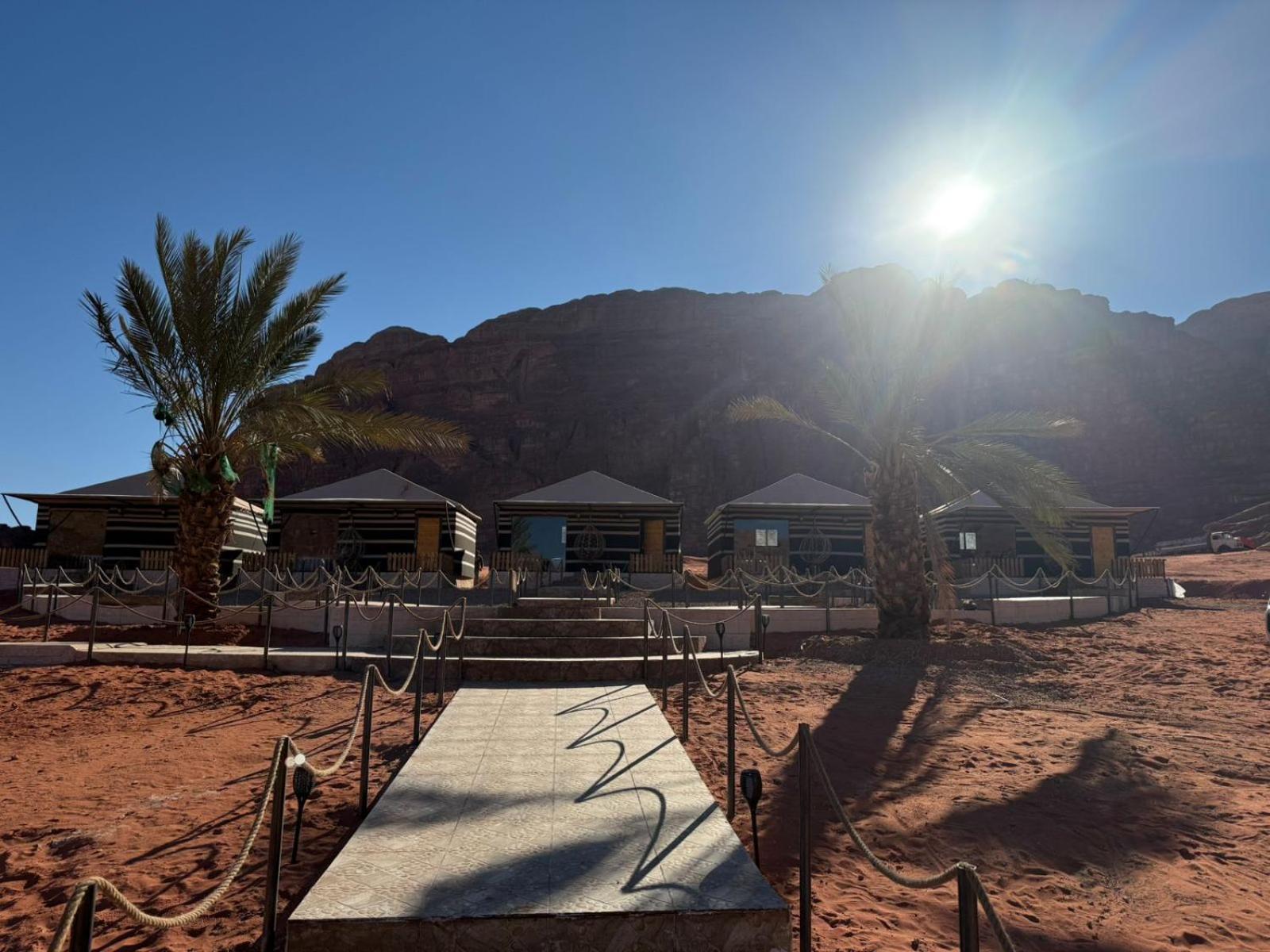 Falling Stars Camp Wadi Rum Esterno foto