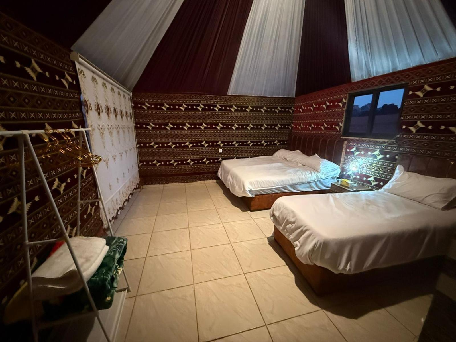 Falling Stars Camp Wadi Rum Esterno foto