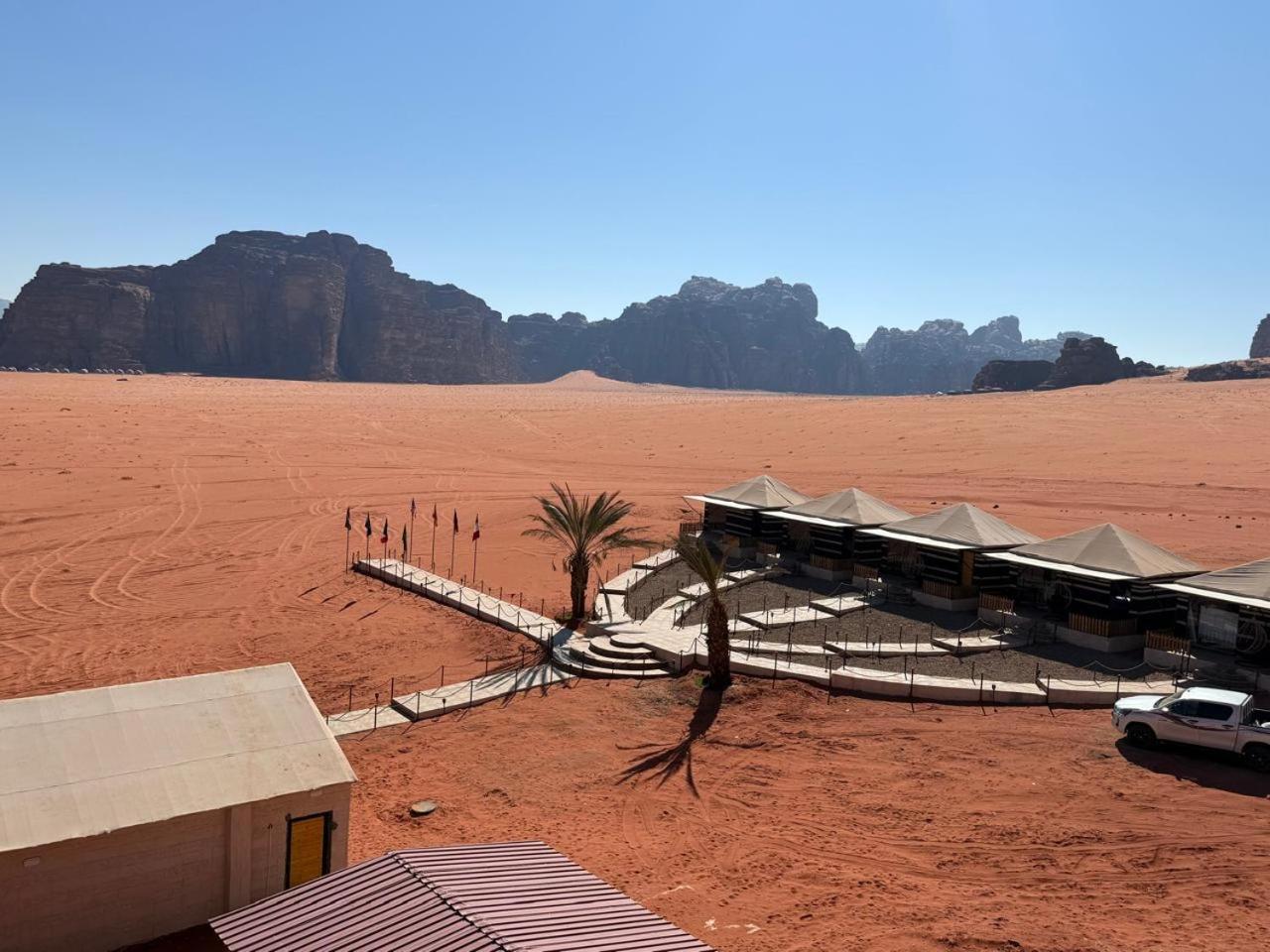 Falling Stars Camp Wadi Rum Esterno foto